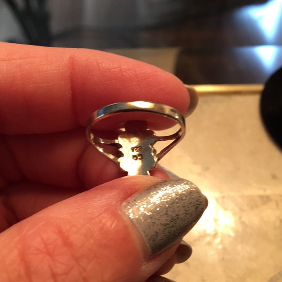 Ring - Picture 2 of 4